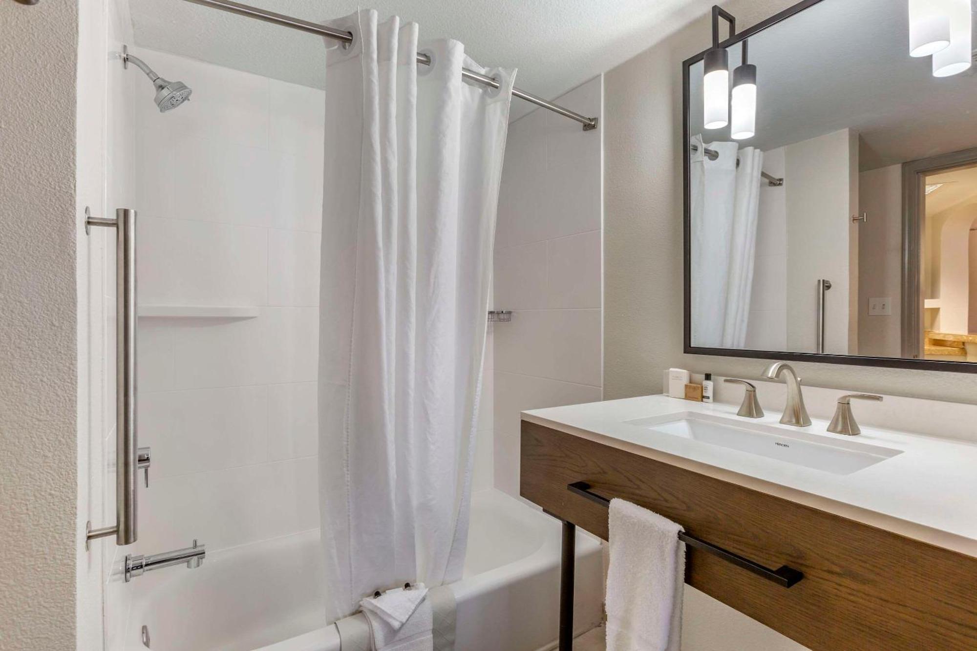 Windmill Suites Surprise - Phoenix, Ascend Hotel Collection Ngoại thất bức ảnh